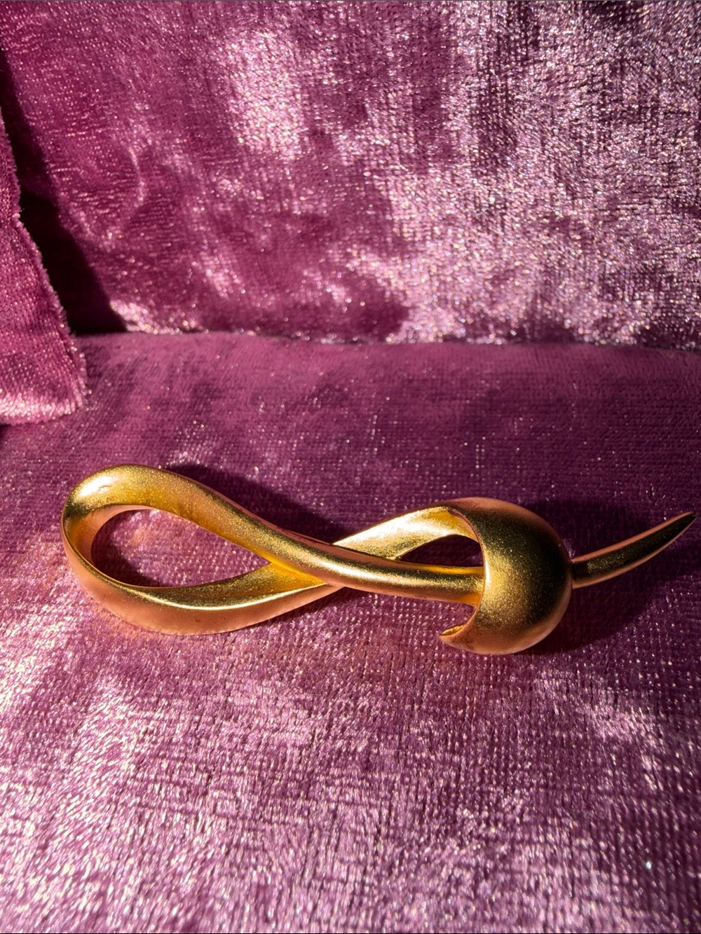 Nina Ricci  Vintage Sculptural Bow Brooch